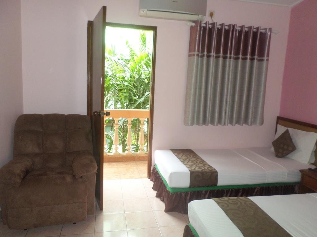 Skai Lodge Male Room photo